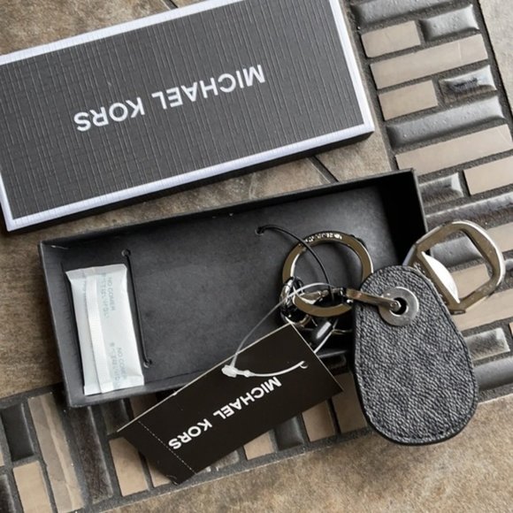 Men`s Harrison Signature Logo Black Bottle Opener Key Fob Black - Picture 3 of 12